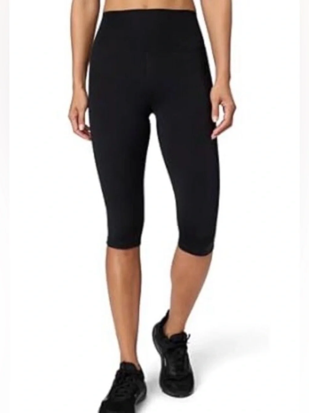 Nike One Women’s HR workout athletic Capri pants size large NWT